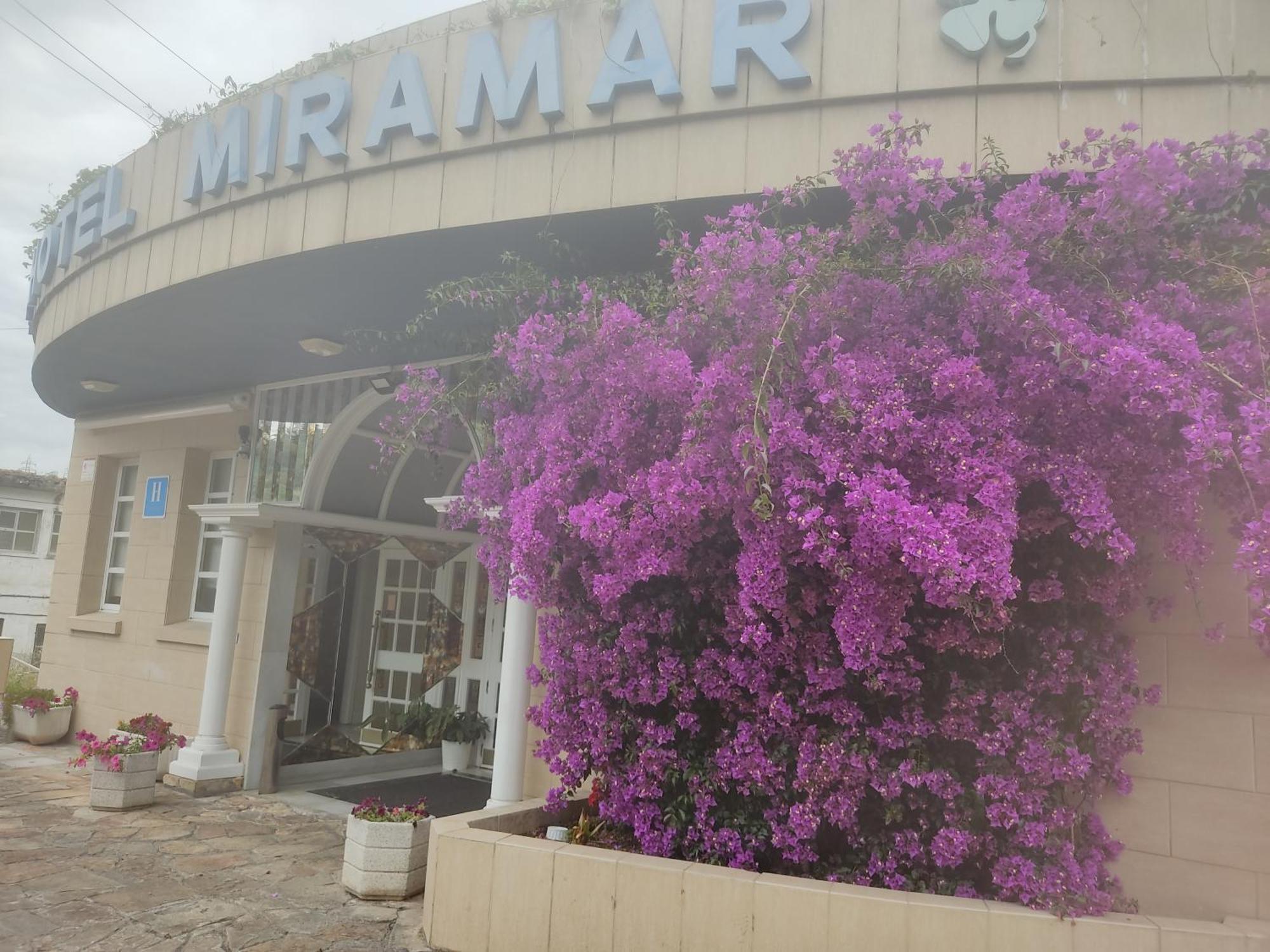 Hotel Miramar Laredo Buitenkant foto